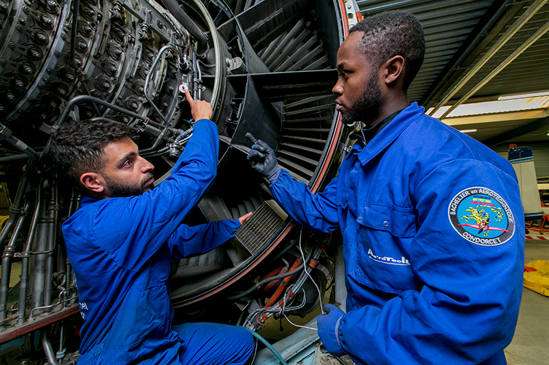 Bachelier en Aérotechnique - Orientation techniques d'entretien - Option systèmes d'aéronefs